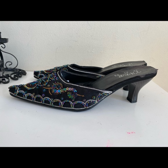 Year Yi Ai Er Sequence Beaded Miles Slides 35 - Picture 7 of 8